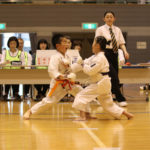 小学生１・２年個人組手優勝　笹川朱莉選手（右）